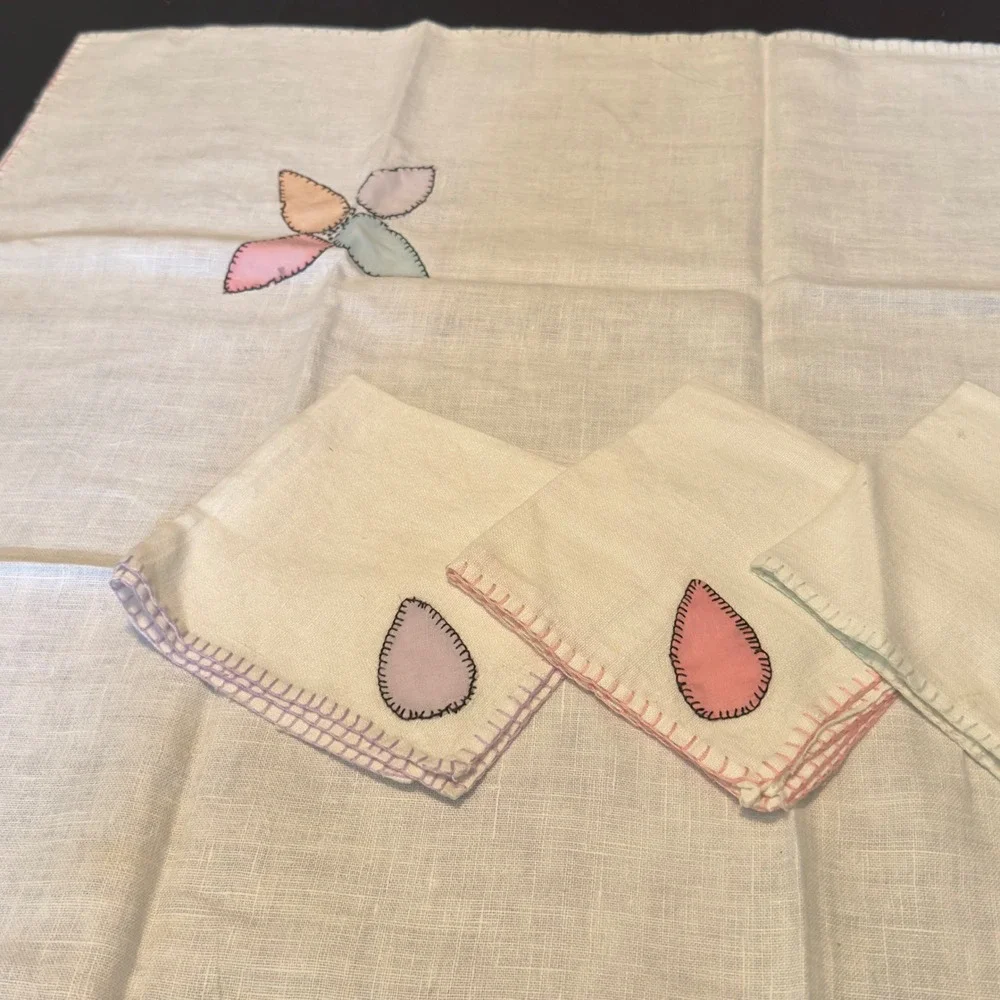 Vintage Tablecloth 30x30 & Napkin Set White Pastel Applique Floral Linen 5pc Set